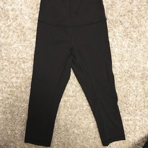 Lululemon Athletica Size 6 Black Wunder Under Crop Leggings